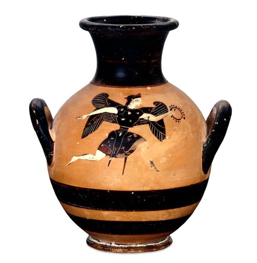 Ânfora grega de cerâmica com pintura negra, representando figura alada, datada de cerca de 540 a.C., originária de Chipre.